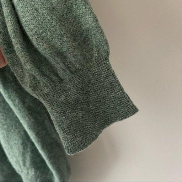 ❌Sold❌VINTAGE 90's United Colors Of Benetton 100% Wool Green Mock Neck Sweater - Picture 5 of 9